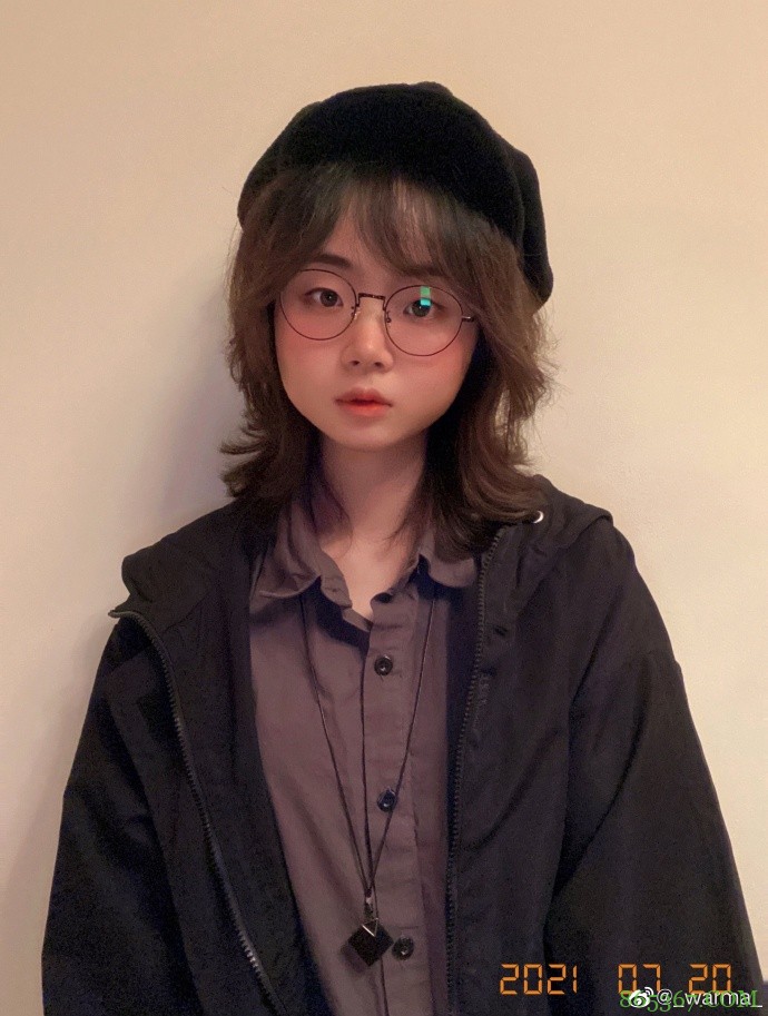 B站200万粉UP主终露脸！沃玛公开自拍照！下届百大该有她了吧？