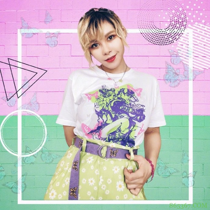 徐伦声优当模特,展示JOJO父女主题T恤,网友提议可以出COS