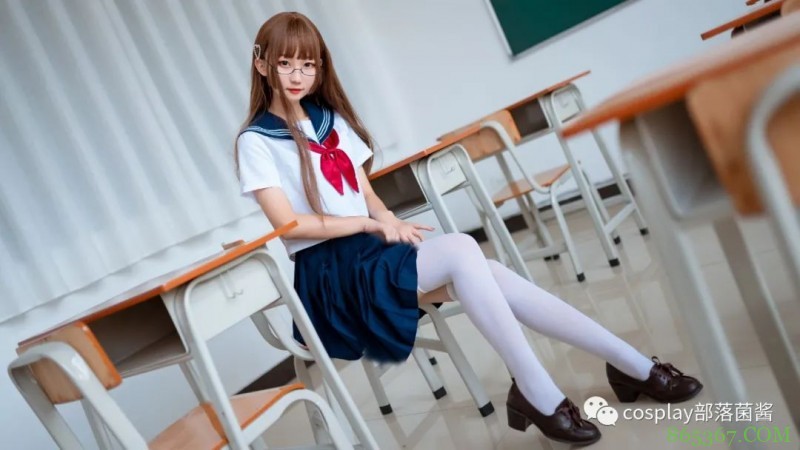 JK少女：快快，上课啦，迟到要受罚哦