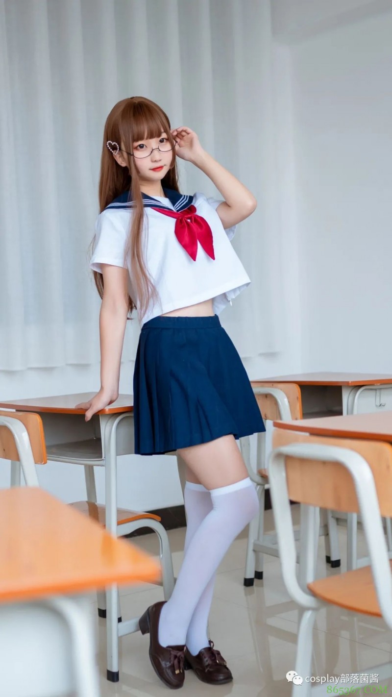 JK少女：快快，上课啦，迟到要受罚哦