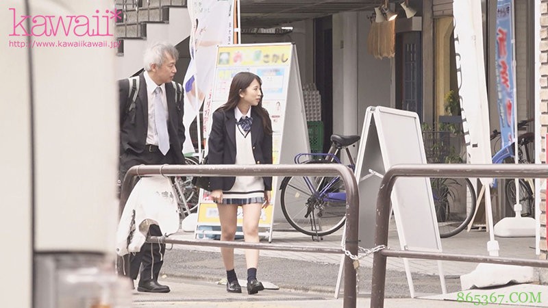 援交被学校老师抓包!校花女高中生“天音ゆい”为封口和对方约会 结果遭下药侵犯