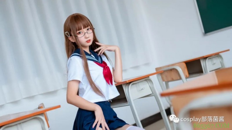 JK少女：快快，上课啦，迟到要受罚哦