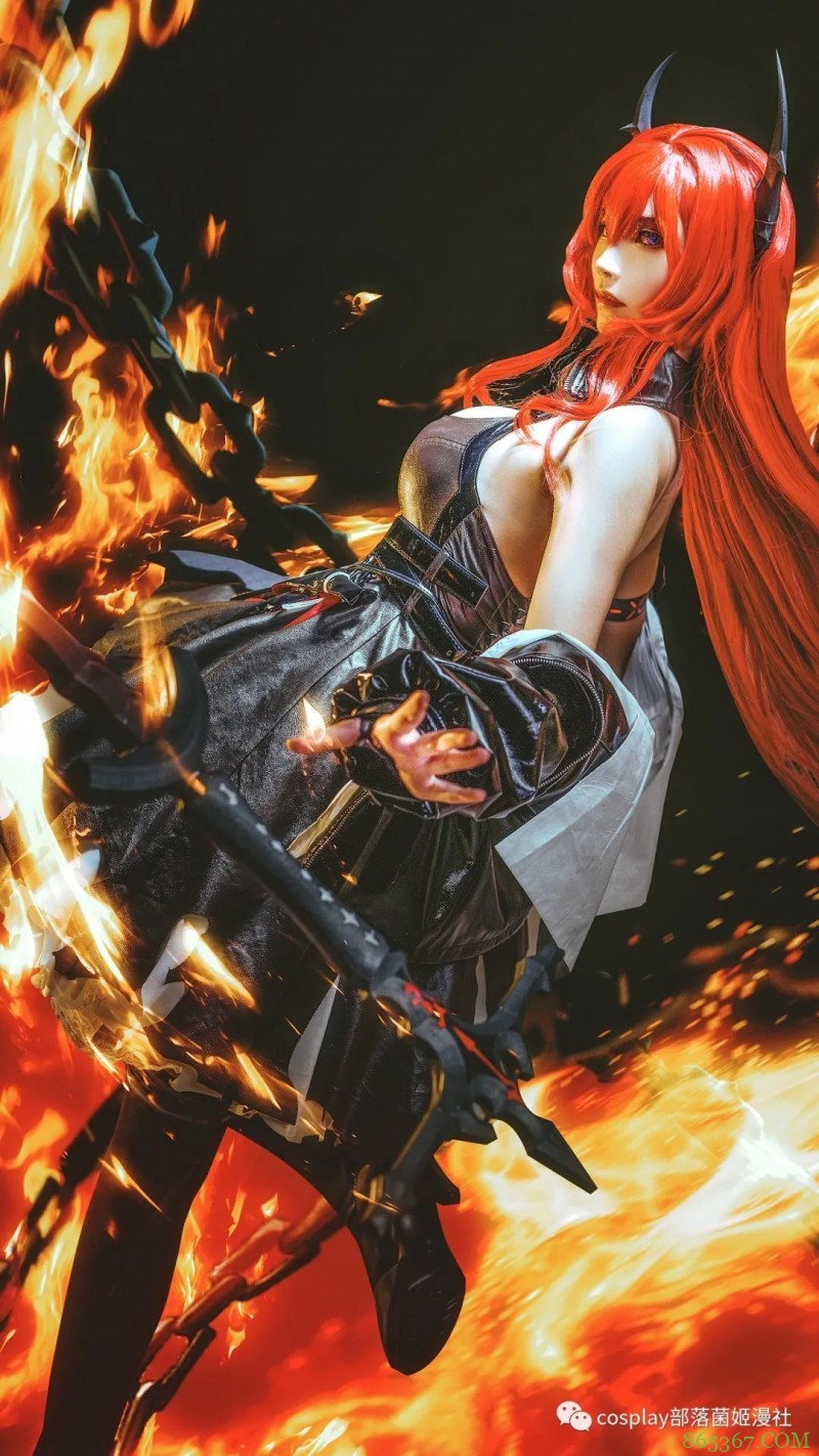 cos:明日方舟史尔特尔无拘熔火cos正片@一粒榛子