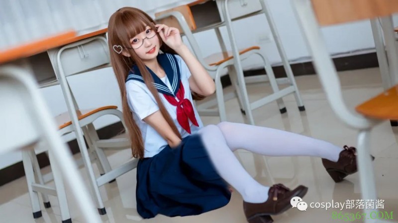 JK少女：快快，上课啦，迟到要受罚哦