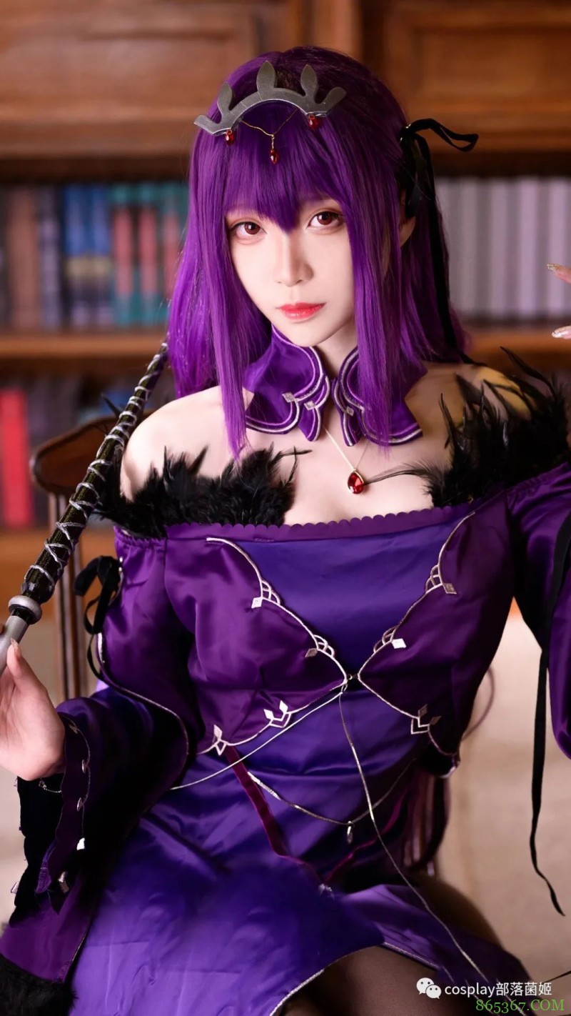 cos：王者气质的斯卡哈cos正片@青青子，这大长腿谁能抗住