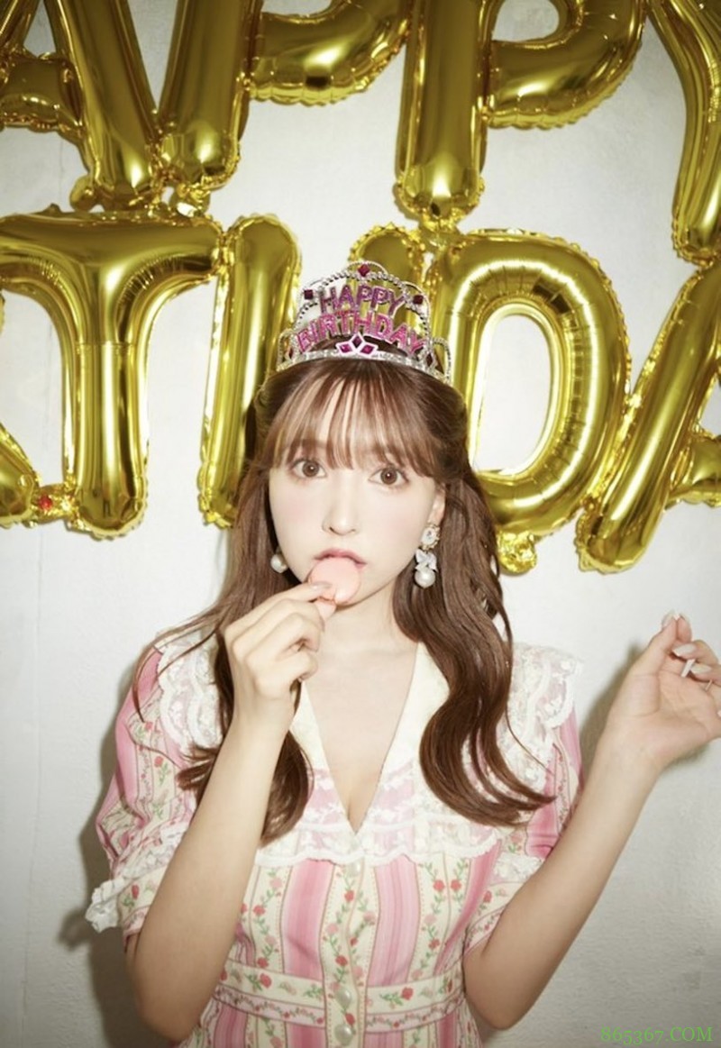 女神“三上悠亚”露巨乳欢庆生日,震撼宣布“超重大消息”!