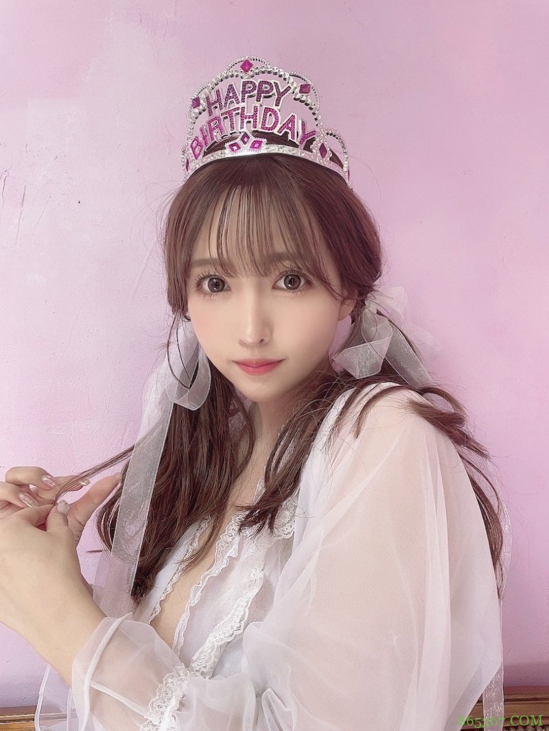 女神“三上悠亚”露巨乳欢庆生日,震撼宣布“超重大消息”!