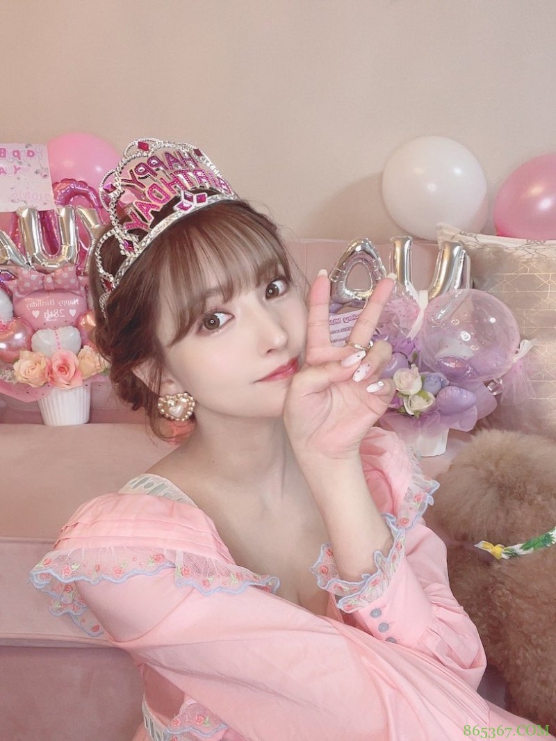 女神“三上悠亚”露巨乳欢庆生日,震撼宣布“超重大消息”!