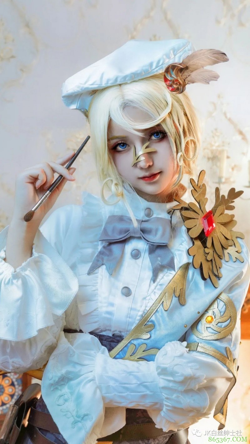 cos：​第五人格画家cos正片@月见里·浅九