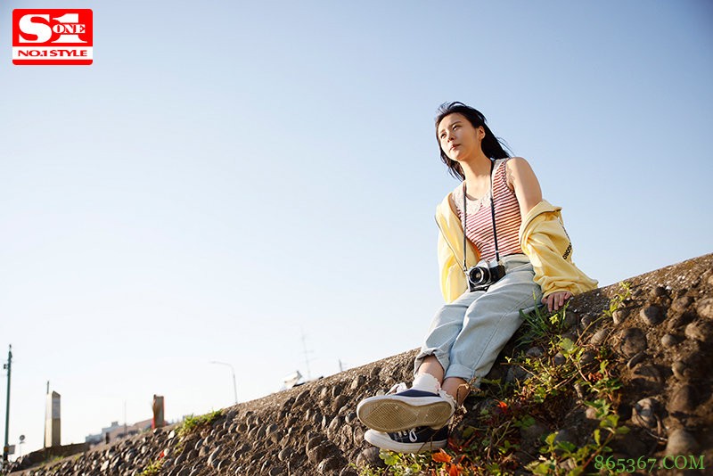 次世代偶像!比想像还大的F奶!爱拍照的小仓七海要努力啪啪啪! …