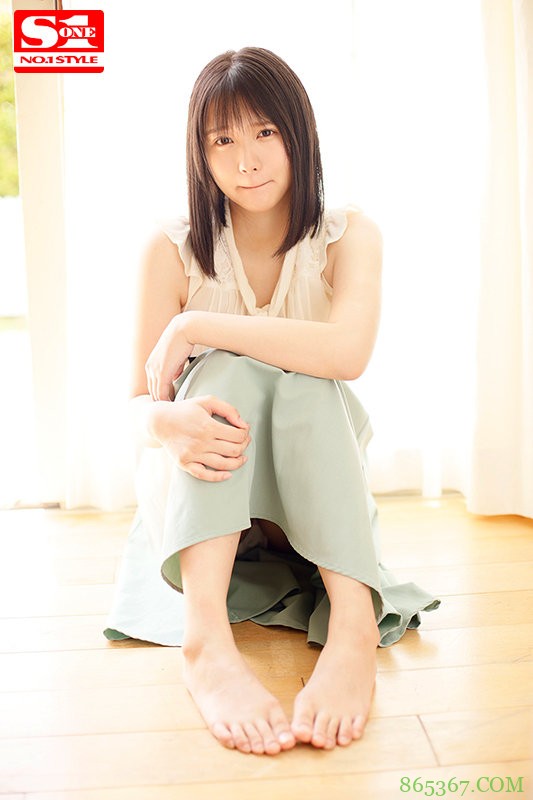 次世代偶像!比想像还大的F奶!爱拍照的小仓七海要努力啪啪啪! …