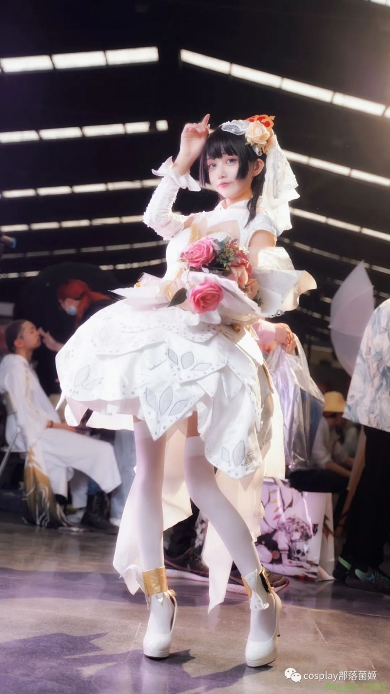 cos：王者荣耀小乔纯白花嫁cos正片@糖糖