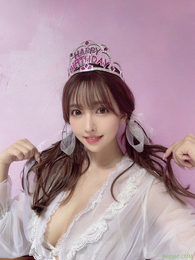 女神“三上悠亚”露巨乳欢庆生日,震撼宣布“超重大消息”!