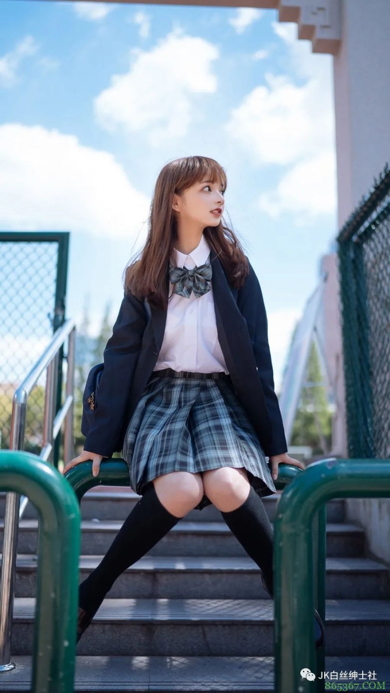 JK少女:叼面包少女,是我心中得漫画主角