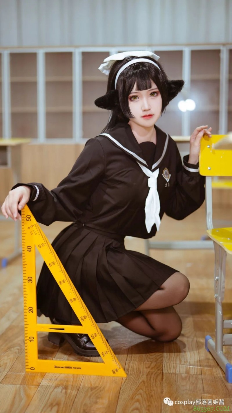 cos：碧蓝航线校园高雄獒cos正片@夏柠柠