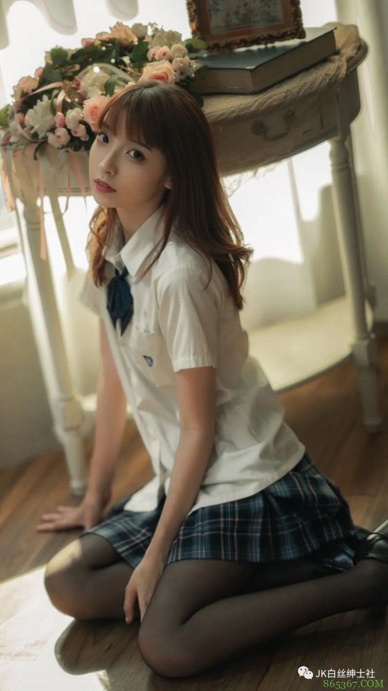 JK少女:难以忘记你温柔目光