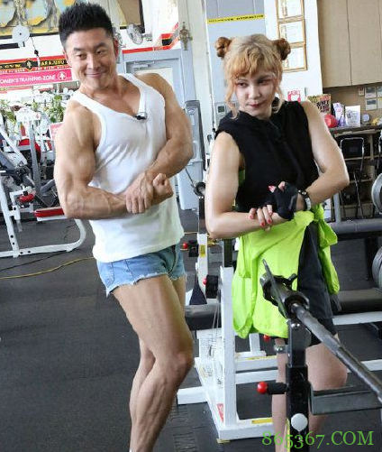 JOJO第6部女主配音秀肌肉，网友吐槽：直接去演徐伦都行