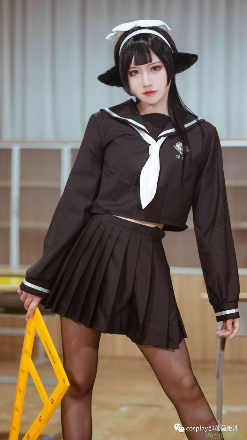 cos：碧蓝航线校园高雄獒cos正片@夏柠柠