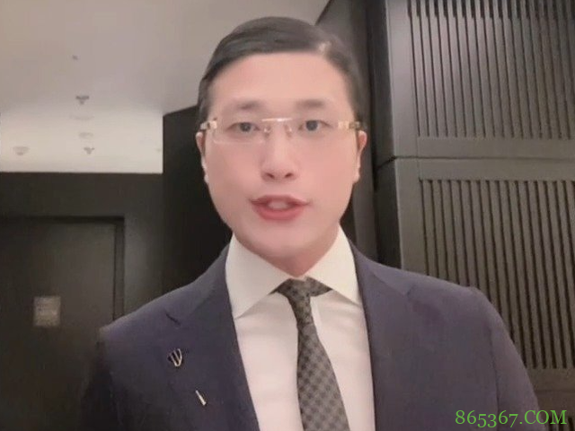 “人类高质量男性”开付费群一个月2万5，我觉得还是看cos就好了