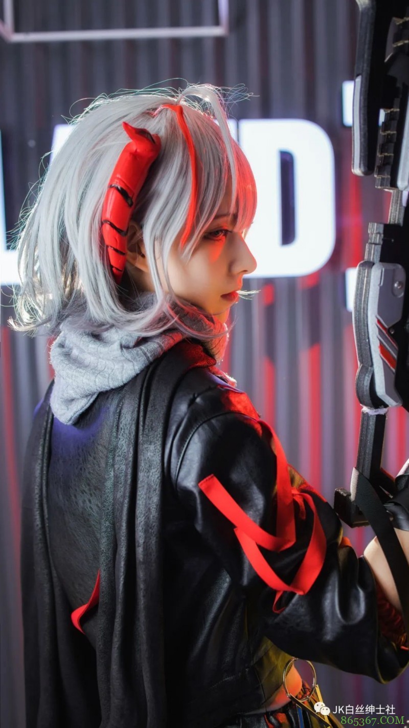 cos：明日方舟cp2中帅气得W@爵冷