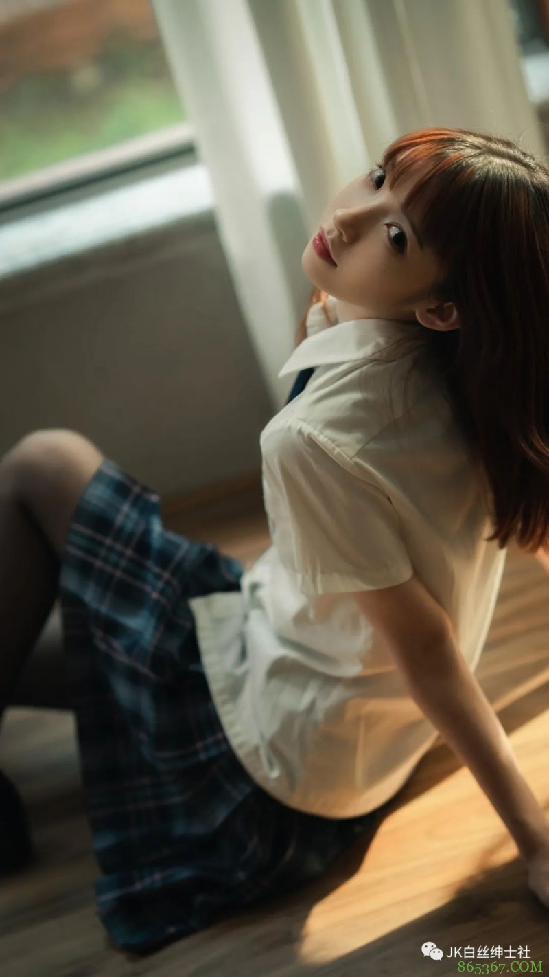 JK少女:难以忘记你温柔目光