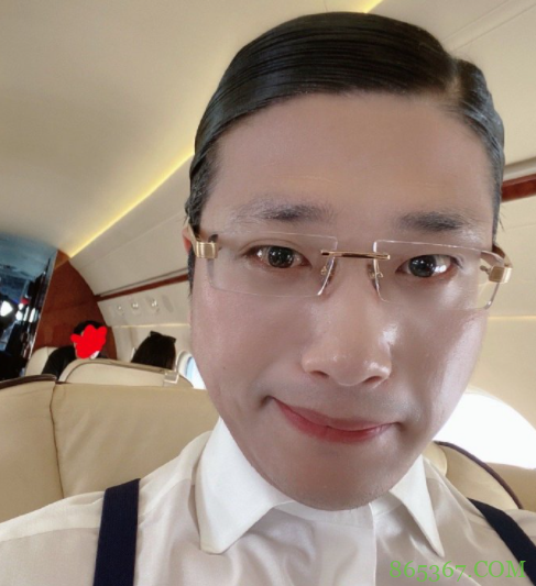 “人类高质量男性”开付费群一个月2万5，我觉得还是看cos就好了