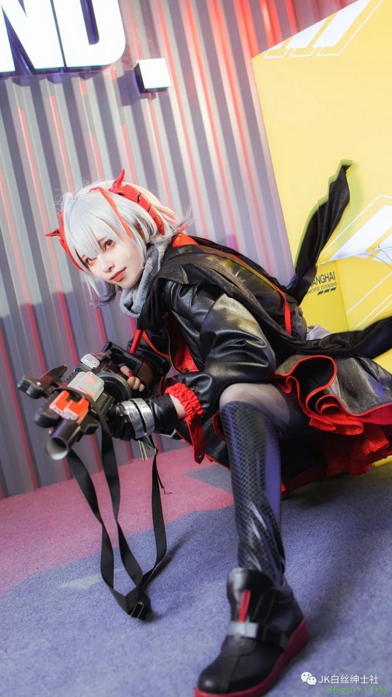 cos：明日方舟cp2中帅气得W@爵冷