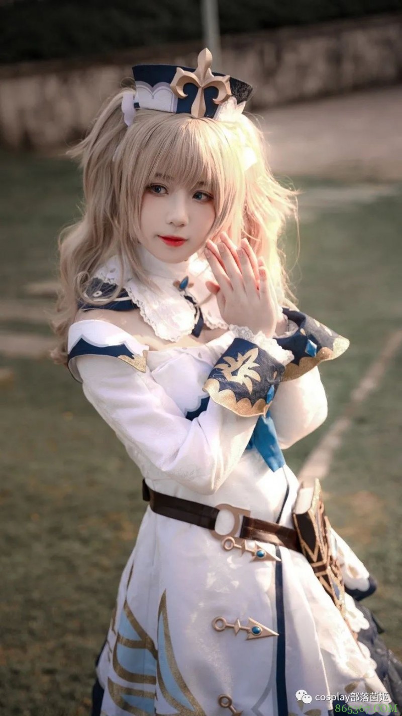 cos：原神祈礼牧师芭芭拉cos正片@李若雨
