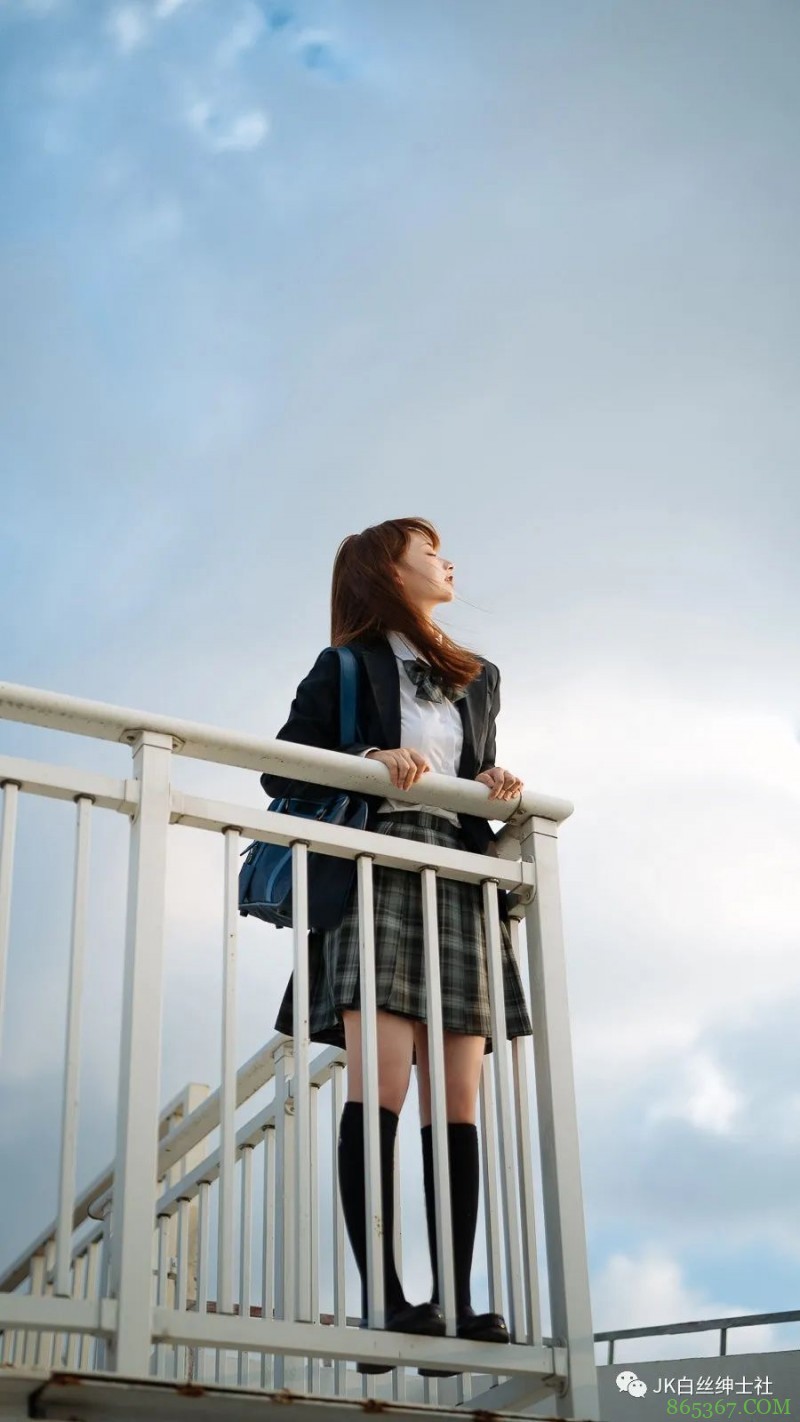 JK少女:叼面包少女,是我心中得漫画主角