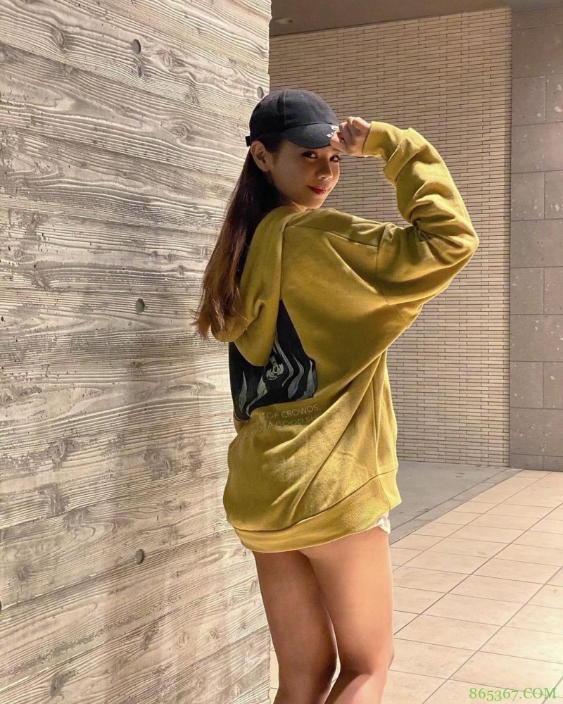 日本女大生Mimi「超龄脸蛋+饱满」魅力太强!爱健身还练出一对「蜜桃臀」