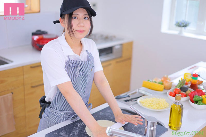 爱吃Pizza更爱打炮!新一代骑乘位教科书!潮崎ななみ第二片就中出! …