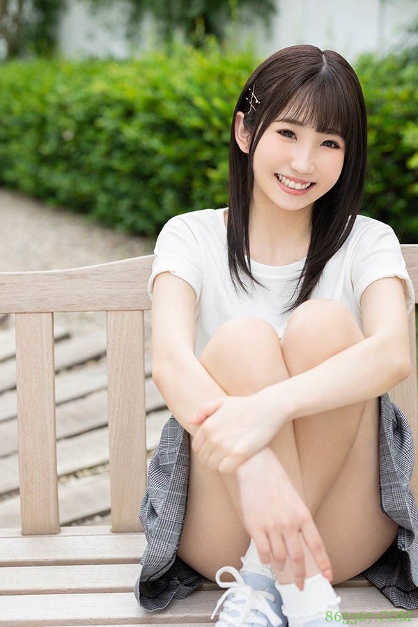 爸妈我不当尼特族了!好学生的她笑淫淫地当AV女优!