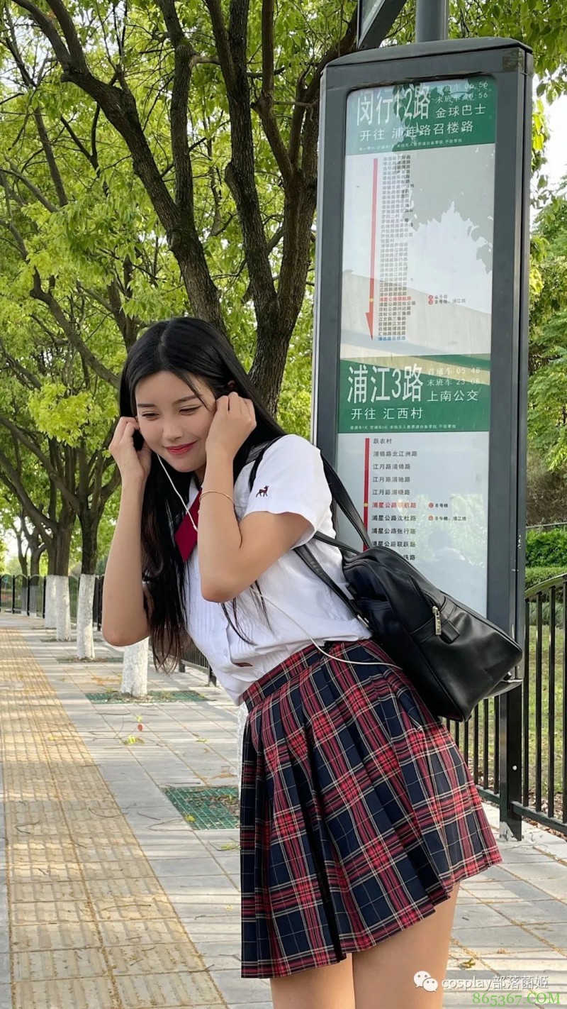 JK少女：把耳机分你一半