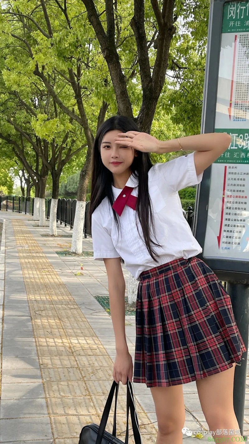 JK少女：把耳机分你一半