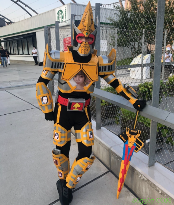 日本小哥拿13位前女友照片cos帝王剑,网友吐槽:难怪都分手了