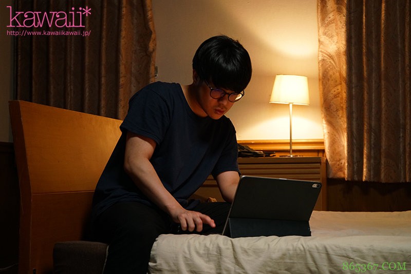 哥哥看到乱伦影片!意外发现爸爸和妹妹“天音ゆい”的糜乱关系