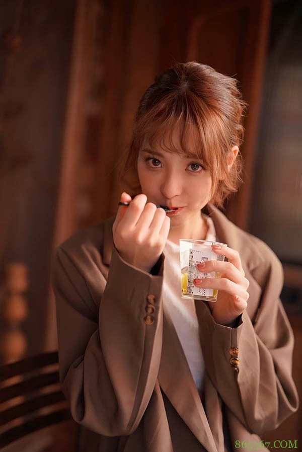 大奶萝莉“桃乃木かな”M属性超实用,神级颜值被网公们求撤照