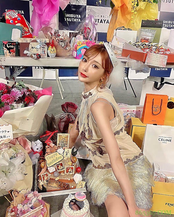 明日花キララ重大发表!最强炼金术发动!