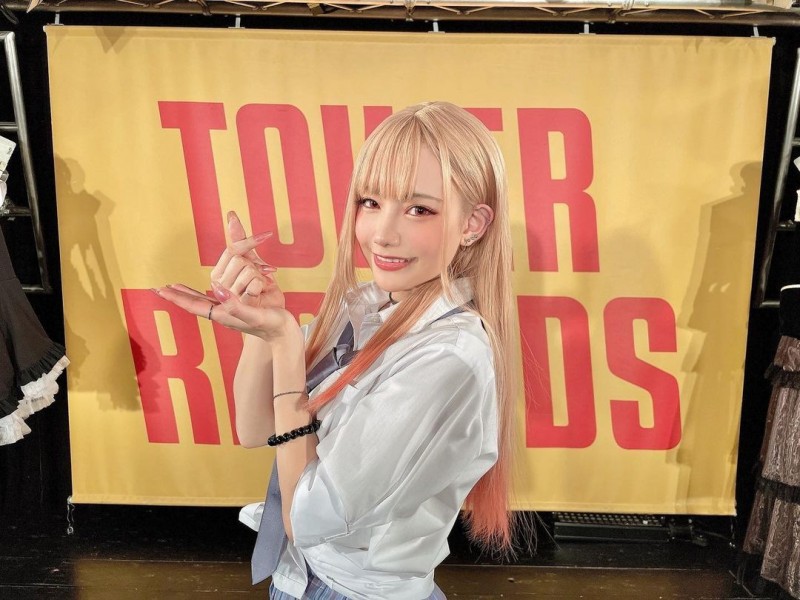 《恋上换装娃娃》ED歌手同时也是海梦的Coser!清凉写真甜美又有料!