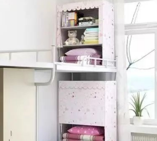 一个屋檐下的图片 一个屋檐下