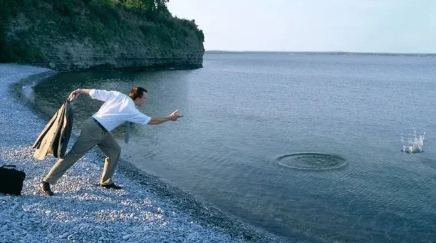 打水漂的图片 打水漂