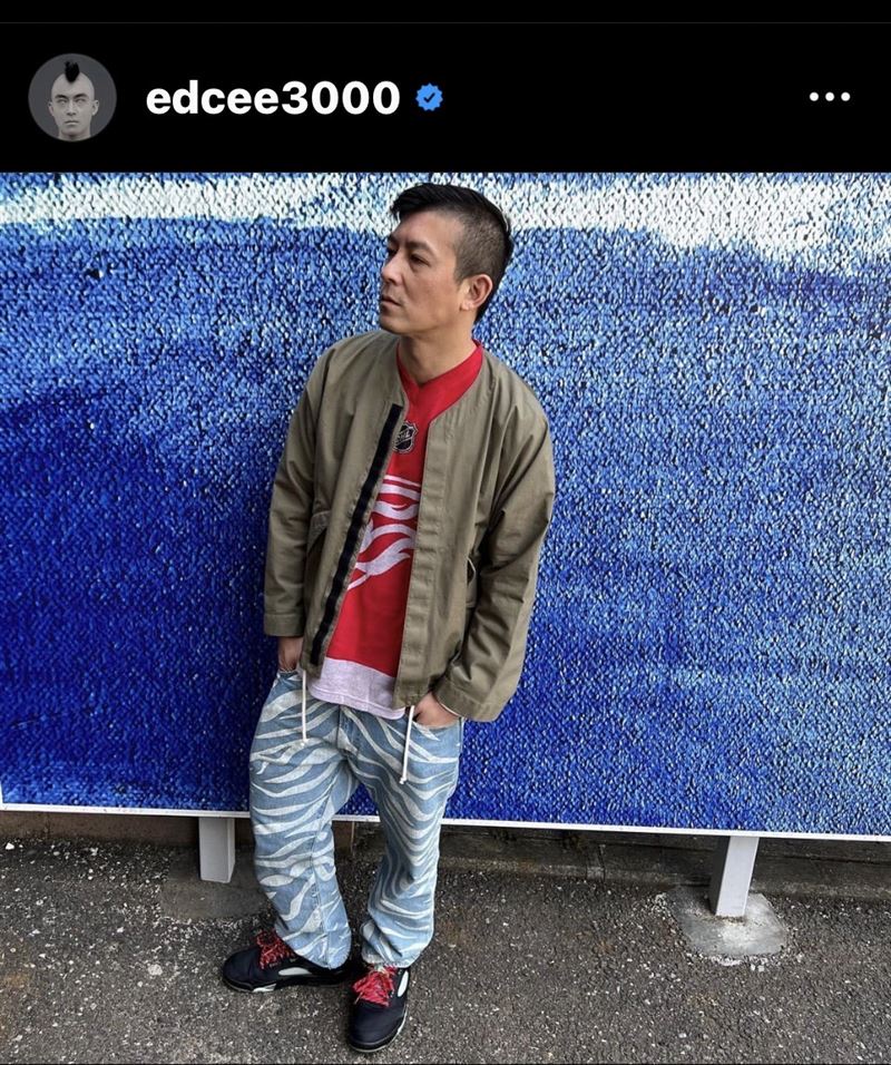 陈冠希当众双手袭胸「裸女」 网亏「男儿本色」举动奇怪