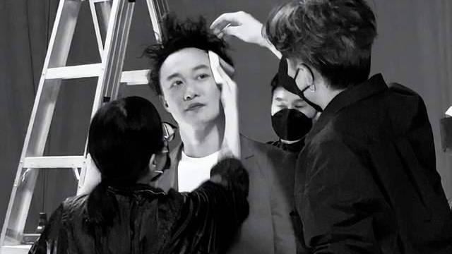 陈奕迅回来了!卷新疆棉风波遭出征删光IG隔1年首发文