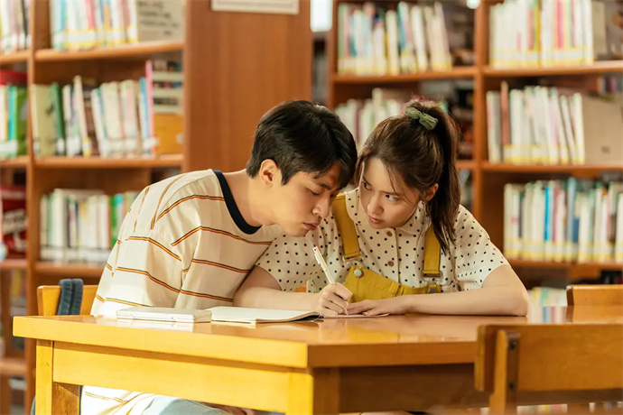 电影《奇迹》颖评：剧情甜美细腻家庭味足