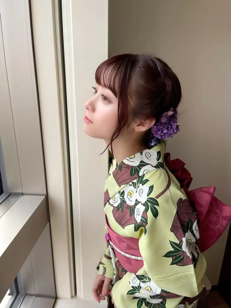 日本女生票选《最想变成的脸 2022年》，美女就只有那一位