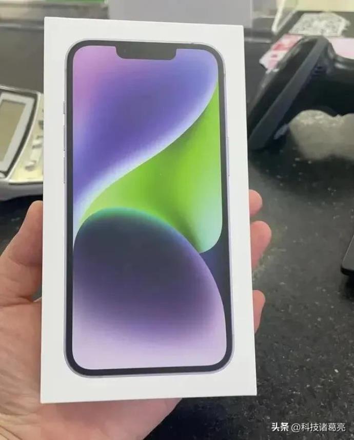 黄牛诉苦苹果14倒贴100元出，不敢过夜！苹果时代恐要结束！