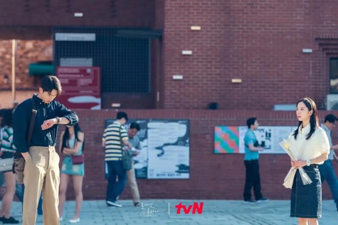 《二十五，二十一》韩剧EP9-10 集剧情介绍，总能引领我正确的方向