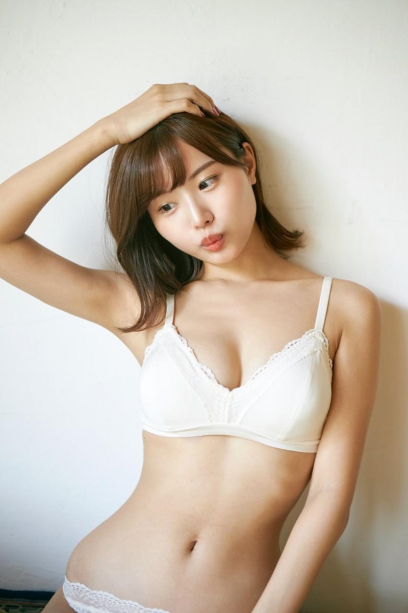 新ありな(新有菜)推荐!女优自拍都用这个APP!