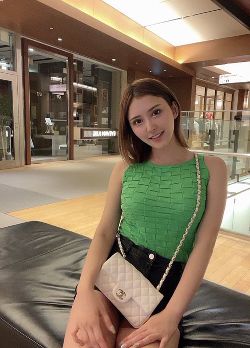 兰兰(蘭々,RanRan)以蜜美杏名义的作品番号及封面,兰兰个人简介