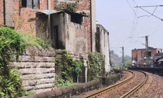 火车穿过石板路——江津市石门镇记的图片 火车穿过石板路——江津市石门镇记